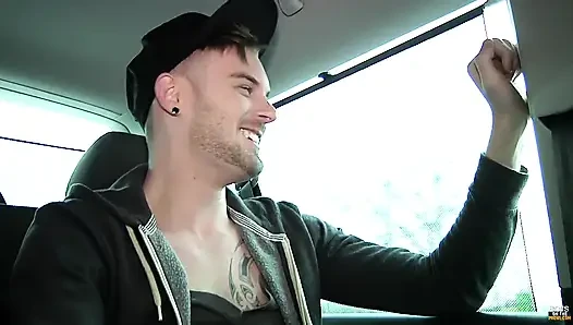 Jacob erkekler tarafından sikiliyor