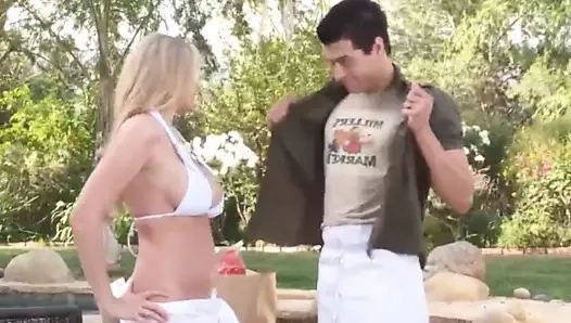 Julia ann beyaz bikini havuz sikme tarafından xander corvus