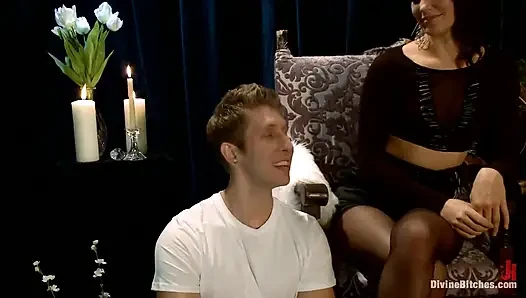 Danny Wylde prostatını Bobbi Starr'a sağıyor!