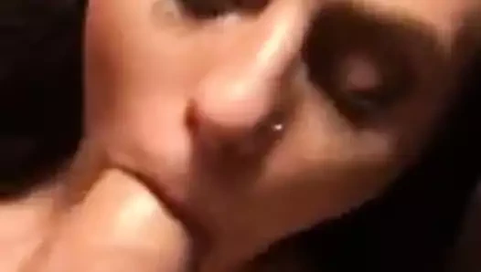 Böyle bir tatlı o seviyor emme o dev horoz