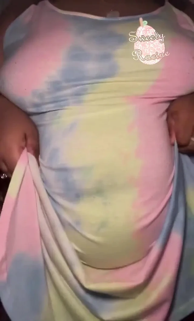 Gizli amcık zevki: iri güzel kadın usanarak boşalıyor