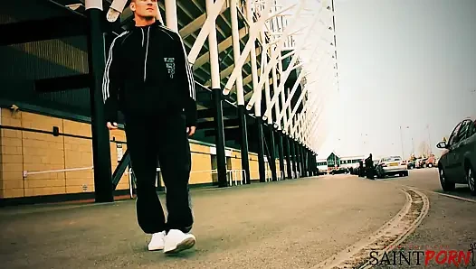 Katie Kaliana промокает его хуй спермой в киску