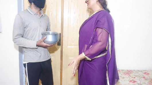 Pakistani Hot Milf Paid the Milkman for Hard Sex and Milkman had Great sex Hindi Audio