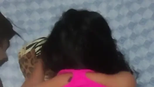 Komşu aniden geliyor