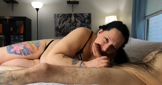 Yarak emmeyi seviyorum. Sert bir yarağı memnun etmenin en sevdiğim yolu