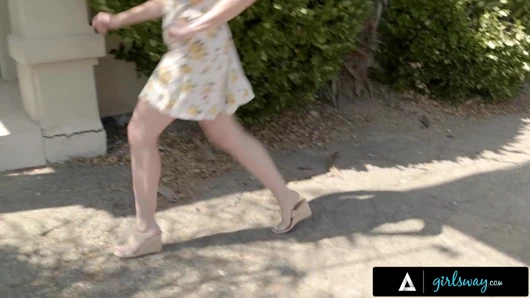 Girlsway - nosy sarışın orta yaşlı seksi kadın asi rhyder yaramaz komşuları ella reese ve annie king için can atıyor