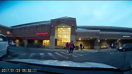 Tombul eşek, tozluk, topuklu ayakkabılar.