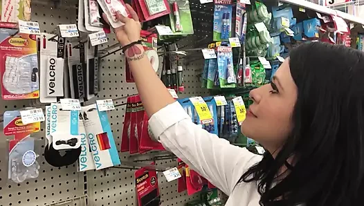 Büyük memeli 18 yaşındaki sürtük derinden seviyor