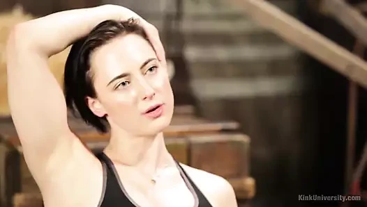 Bombaya dayanıklı dip: denizaltının yanından süspansiyon - düve ve top ile