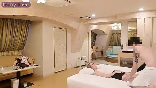 Sansürsüz kız Esthetician: kirli servis her damlayı boşaltıyor ve sonra dölleniyor