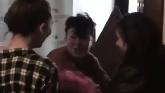 lezbiyenler öpüşme