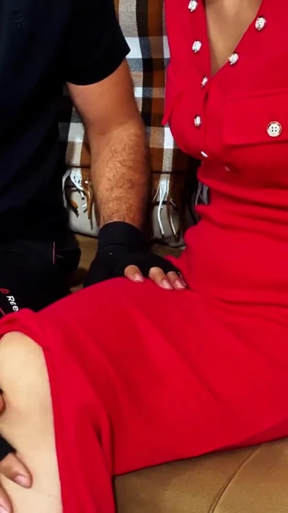 İranlı üniversiteli kız güzel vücudunu sikiyor | Klip 1