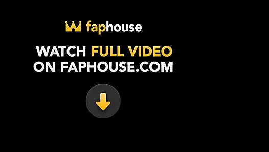 Geceleri sigara içiyor ve büyük göğüslerimi gösteriyorum