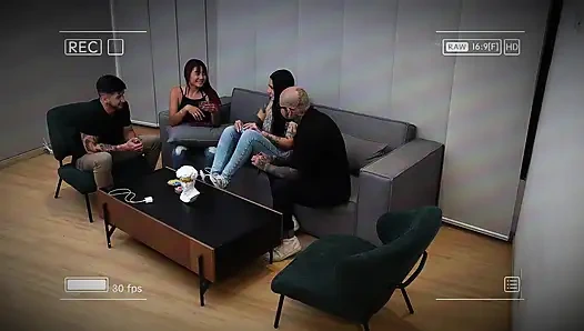 Lanet Evi, Ben Allison Sweet Ile Sevişiyorum, Arkadaşlarım Uno Oynuyor