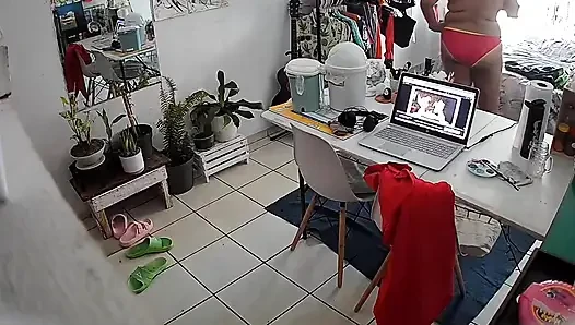 Ben yokken karımın odasında