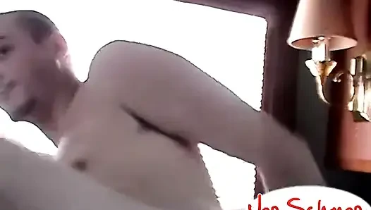 Prezervatifsiz flip flop sikişiyor