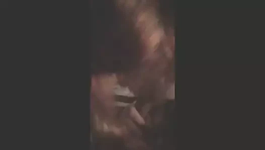 Kırmızı kafa gags üzerinde siyah çük ve kırlangıçlar the somun