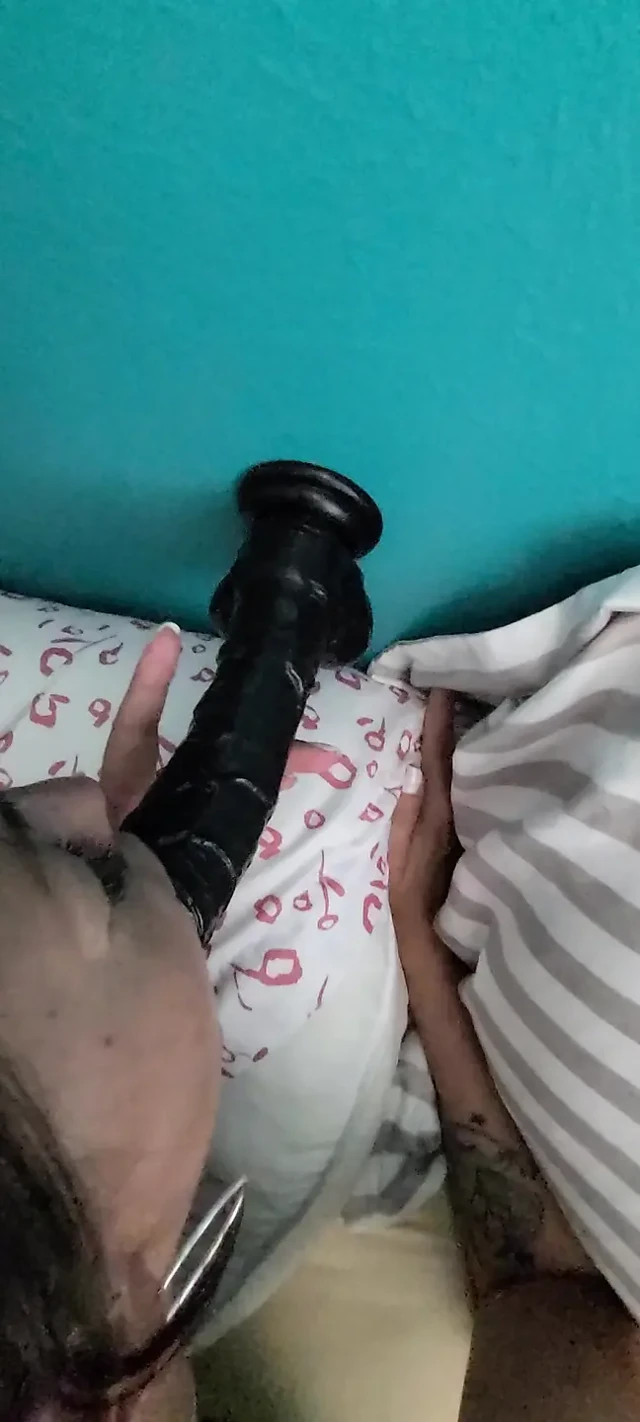 Evli kadın dildo emiyor
