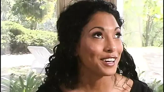 Sadece tek bir sikin var ve bu iki fahişe kavga etmeye başladığında