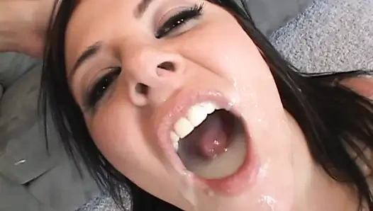 Taryn Thomas'ın ateşli amcığı için sert ve derin seks