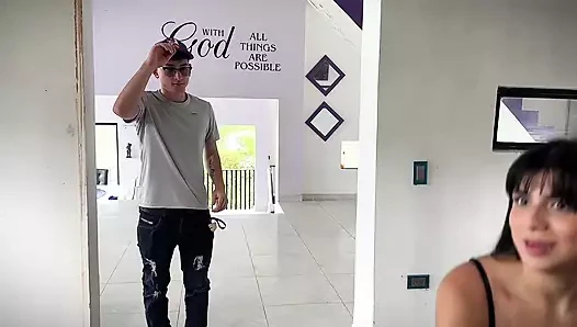 Küçük bir penisle komşumu sikiyorum