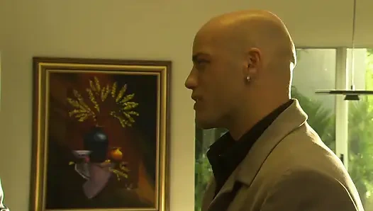 Hatun amcık yalamanın ve boşalmanın tadını çıkarıyor