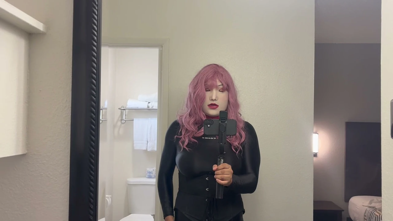 Kadın maskeli sissy