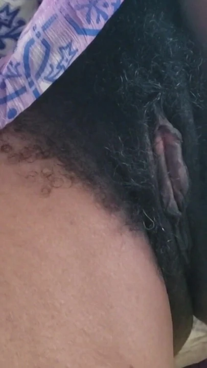 Amatör orta yaşlı seksi kadın kıllı amcık yakın çekim ile yoğun çekim | Klip 1