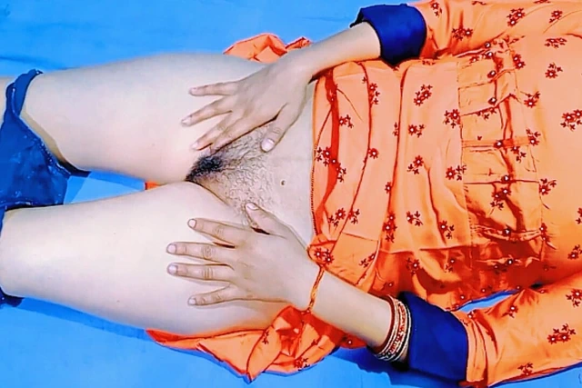 Yeni üniversiteli kız arkadaşımı odamda siktim