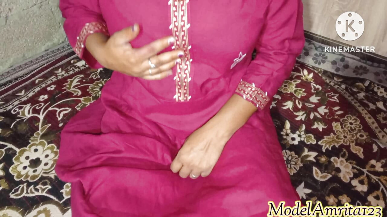 Amrita bhabhi ko pela in house Hindi audio.