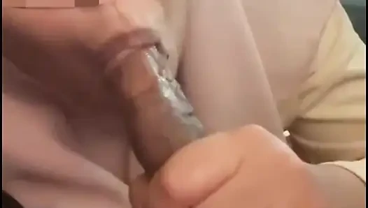 Üvey erkek kardeş tekrar emiyor