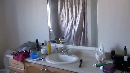 Srilankan bebeğim sahip olan bir duş