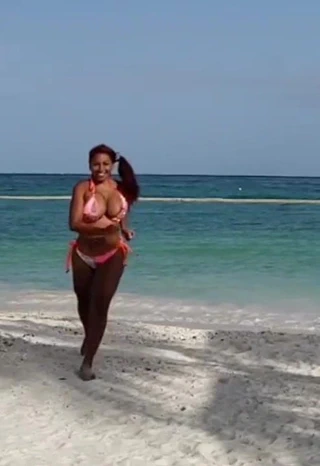 VP02 - Deysi Araujo 467ilc