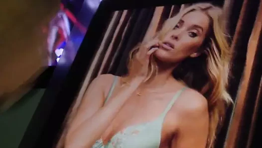 Cum haraç için elsa hokka