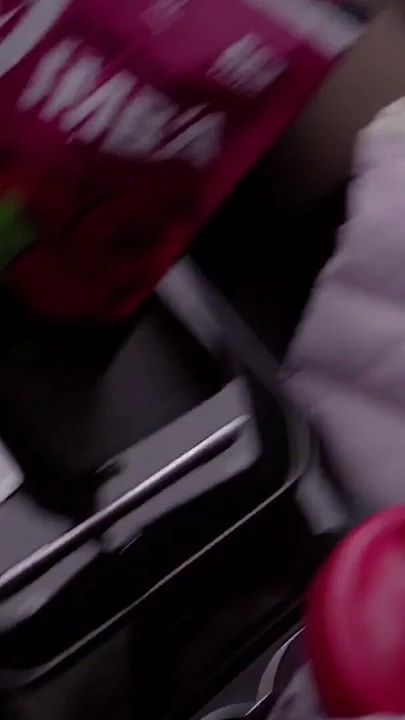 Taksi yolculuğu için ödeyecek paranız yok mu? sorun yok! ayni ödeme! | Klip 1