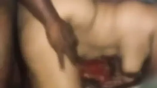 Tombul güzelliğimle köpek stili yapıyor