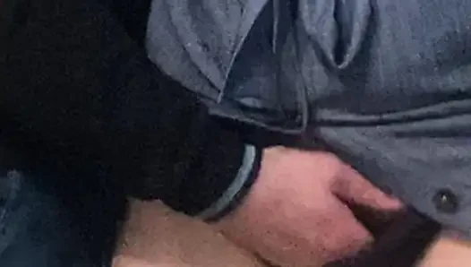 Omg!!! Yabancının kirli parmakları amcığını ovuyor