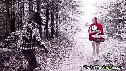 Cosplay kızları dışarıda sikiliyor