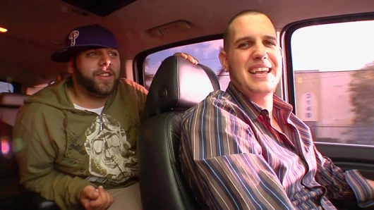 Islak genç fahişenin pembe yarığı sert sikiliyor