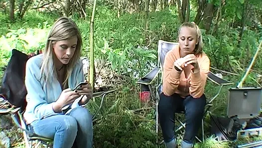 Tindra Frost - izlenmeyi seviyor - web kamerası kızları seks istiyor