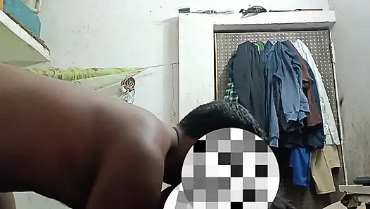 Üniversite kızı yağlanmış ve poposu