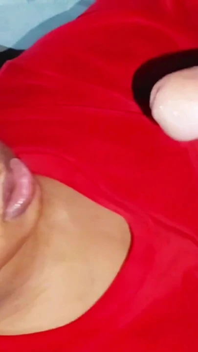 Dünyanın en iyi sakso azgın neha yengem bana kamera veriyor yakın çekim ağzına boşalmak için diliyle oynuyor | Klip 1