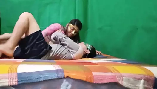 Erkek arkadaşım neredeyse beni en iyi arkadaşını becerirken buldu