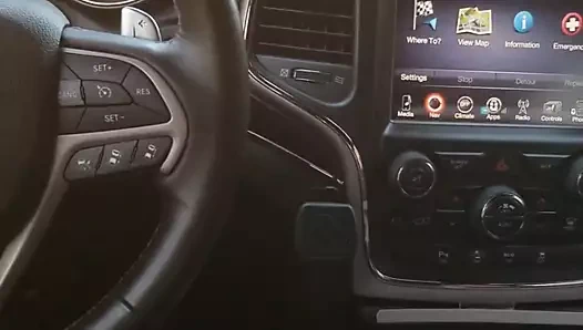 Onun işi tüm somunu çıkarmak