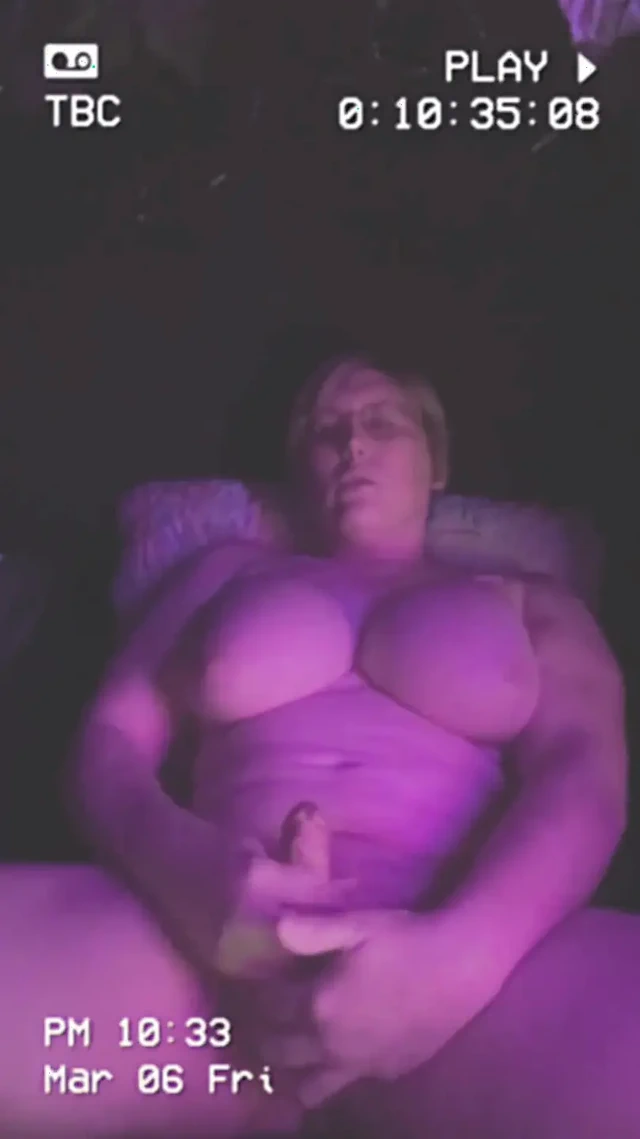 Büyük memeli ekstra kalın travesti