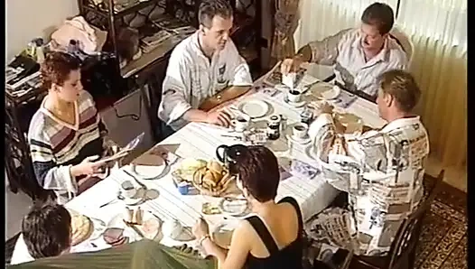 Alman Kapılarının Arkasında Özenle Siktir Edilir - Tam Film