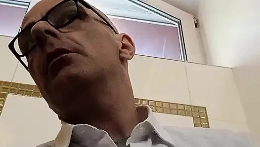 Mastürbasyon yapıyor