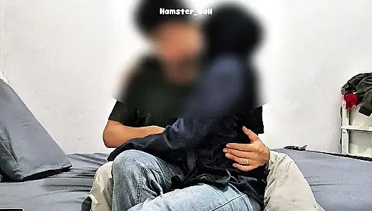 Amateur! A Malay Virgin Masturbates in a Hotel, She's My Student