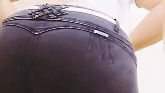 Güzel seksi mexican genç milf alır dışarı ona üniforma