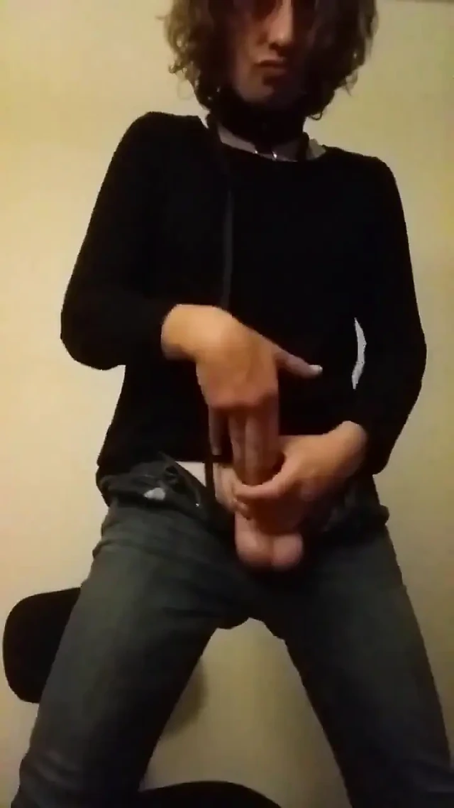 Seks kılıfı ve dildoyla sikişiyor